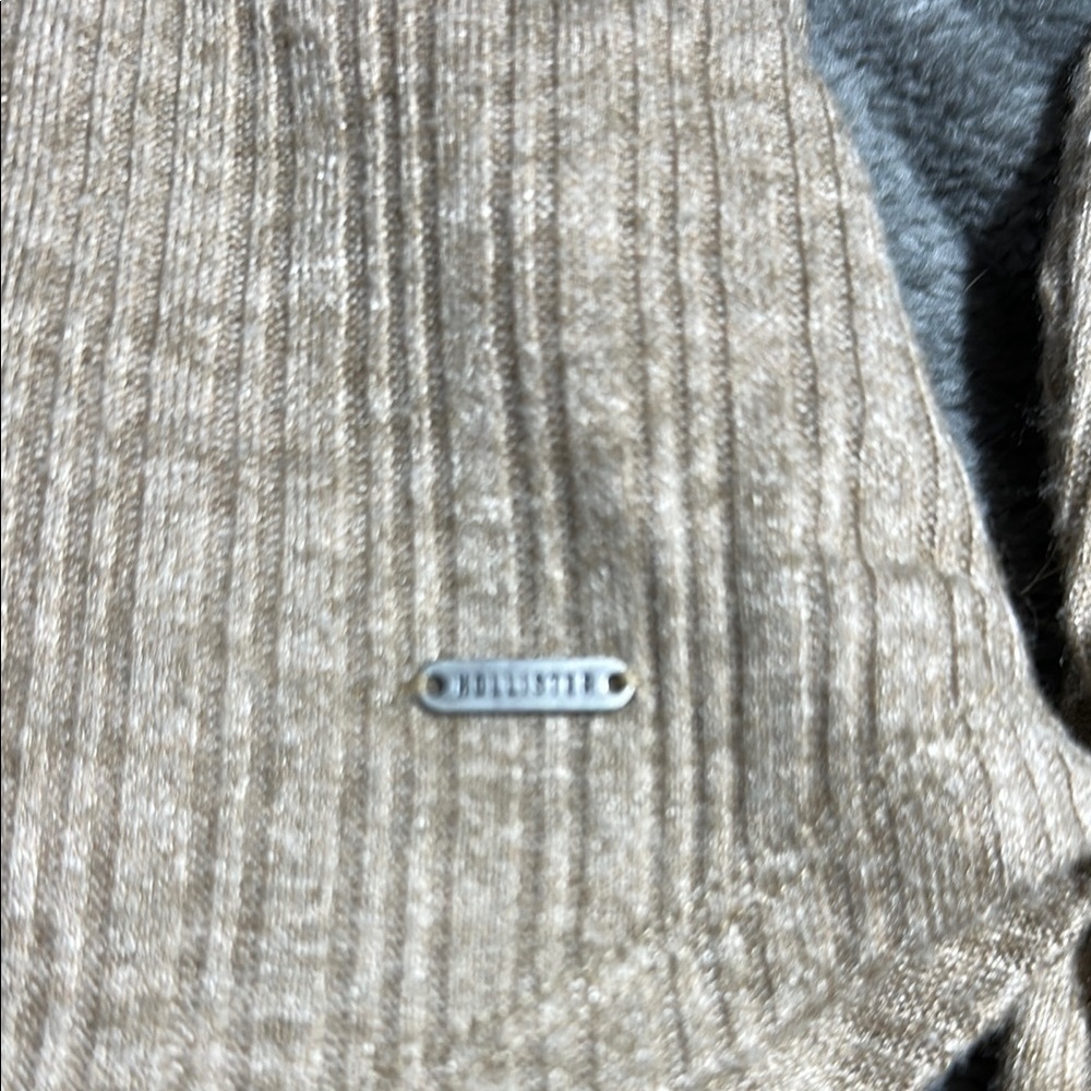 Hollister Tan Ribbed Crop Blouse - Picture 3 of 6